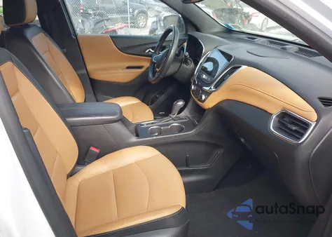 2018 Chevrolet Equinox Premier z USA, uszkodzony, nr VIN 2GNAXVEV2J6287536